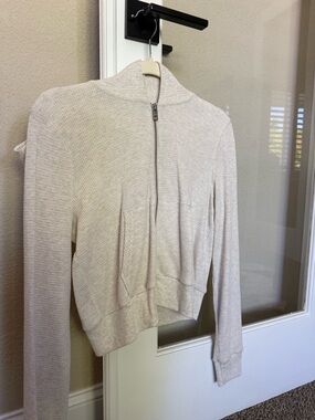 NWOT [Size: S] Aritzia TNA Cropped Waffle Zip Hoodie